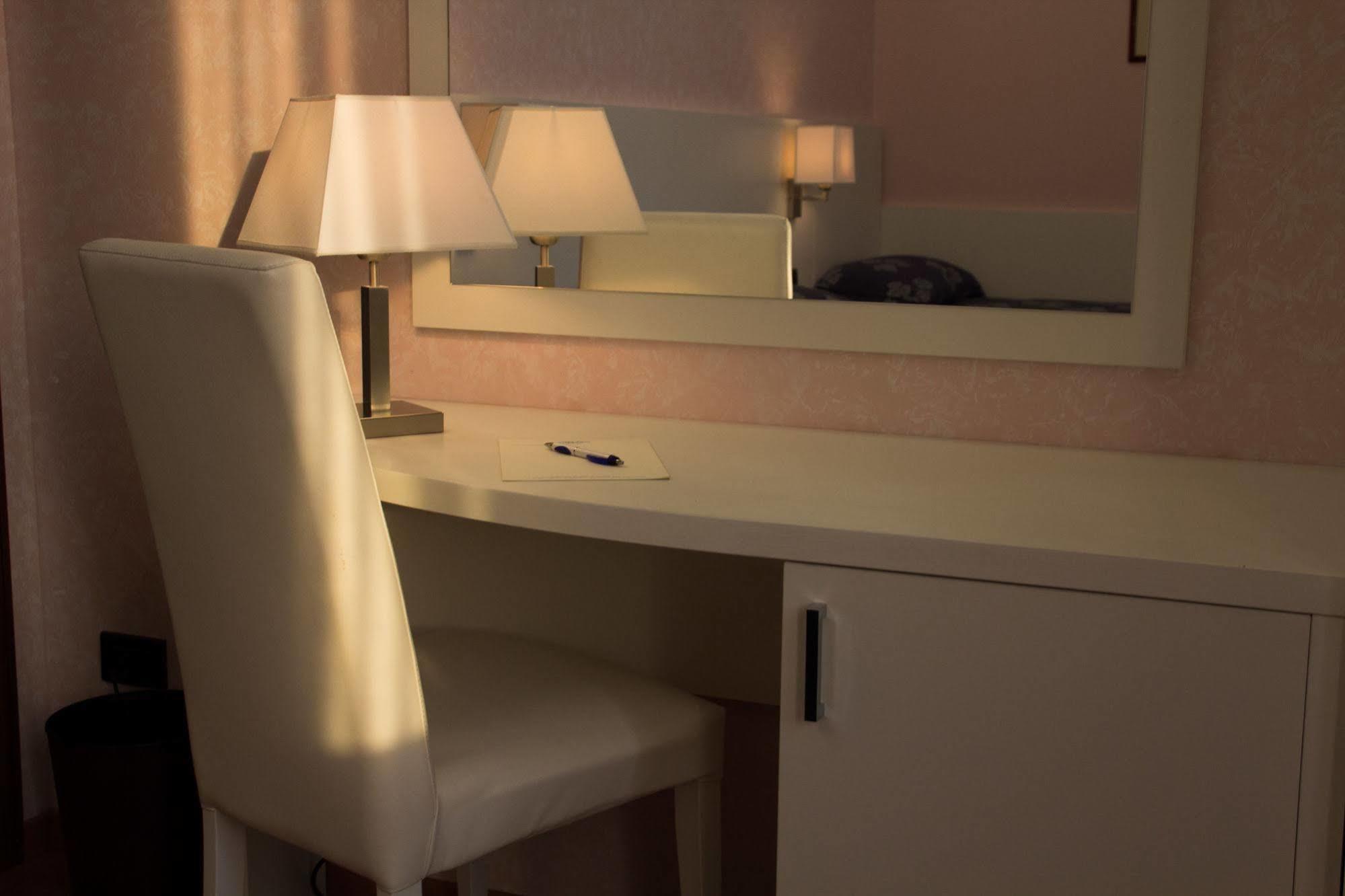 Hotel Pico Mirandola Kültér fotó